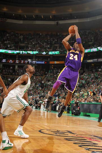 于欧洲足坛 于欧洲足坛