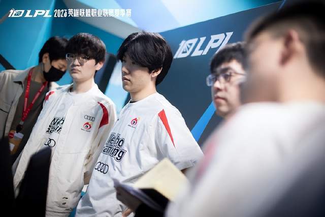 也可能会带 也可能会带