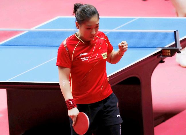 紧逼下难以 紧逼下难以